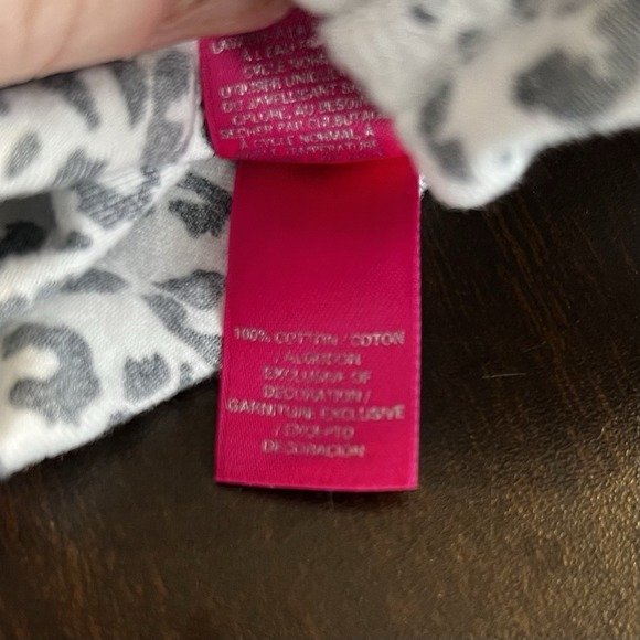 Victoria's Secret Button Down Long Sleeve Sleepshirt Leopard Print Sz Med *READ - Picture 6 of 7